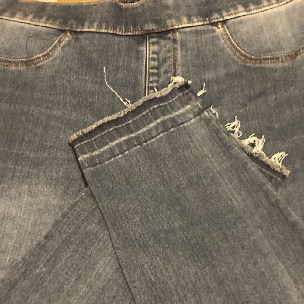 Capris - Picture 7 of 9